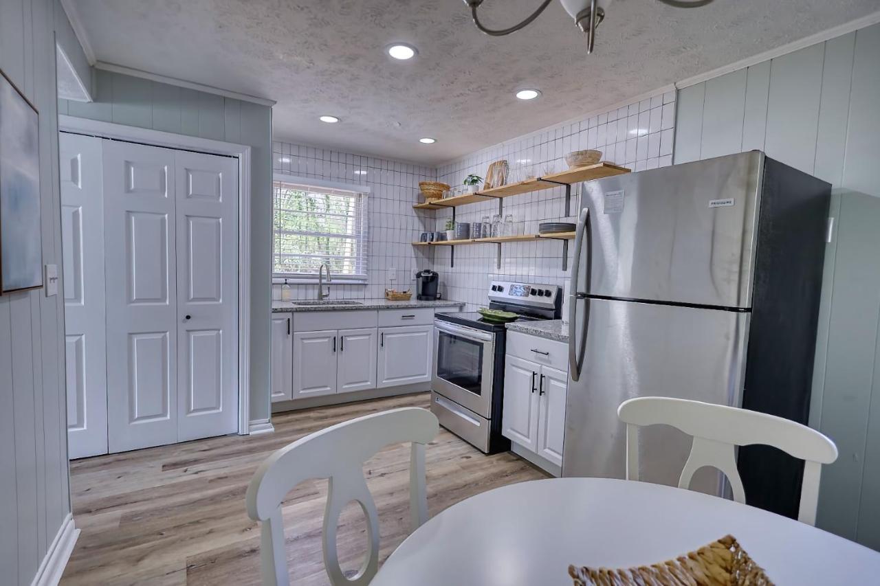 Coastal Cottage 1/2 Mile From Covington Square ภายนอก รูปภาพ