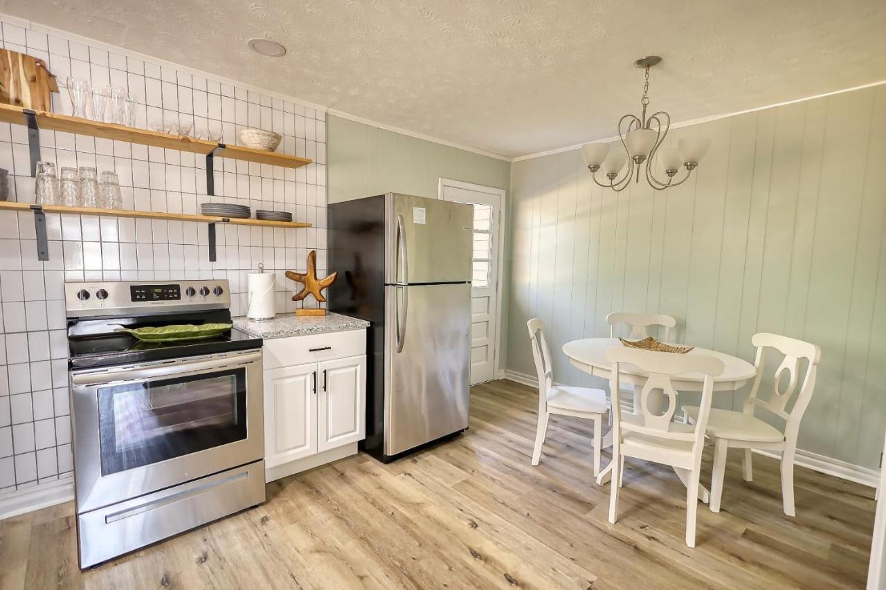 Coastal Cottage 1/2 Mile From Covington Square ภายนอก รูปภาพ