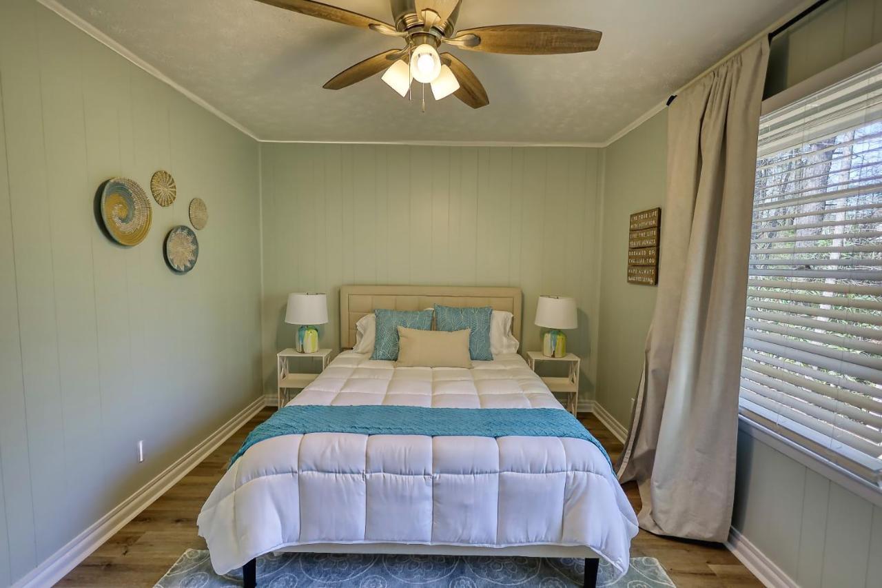 Coastal Cottage 1/2 Mile From Covington Square ภายนอก รูปภาพ